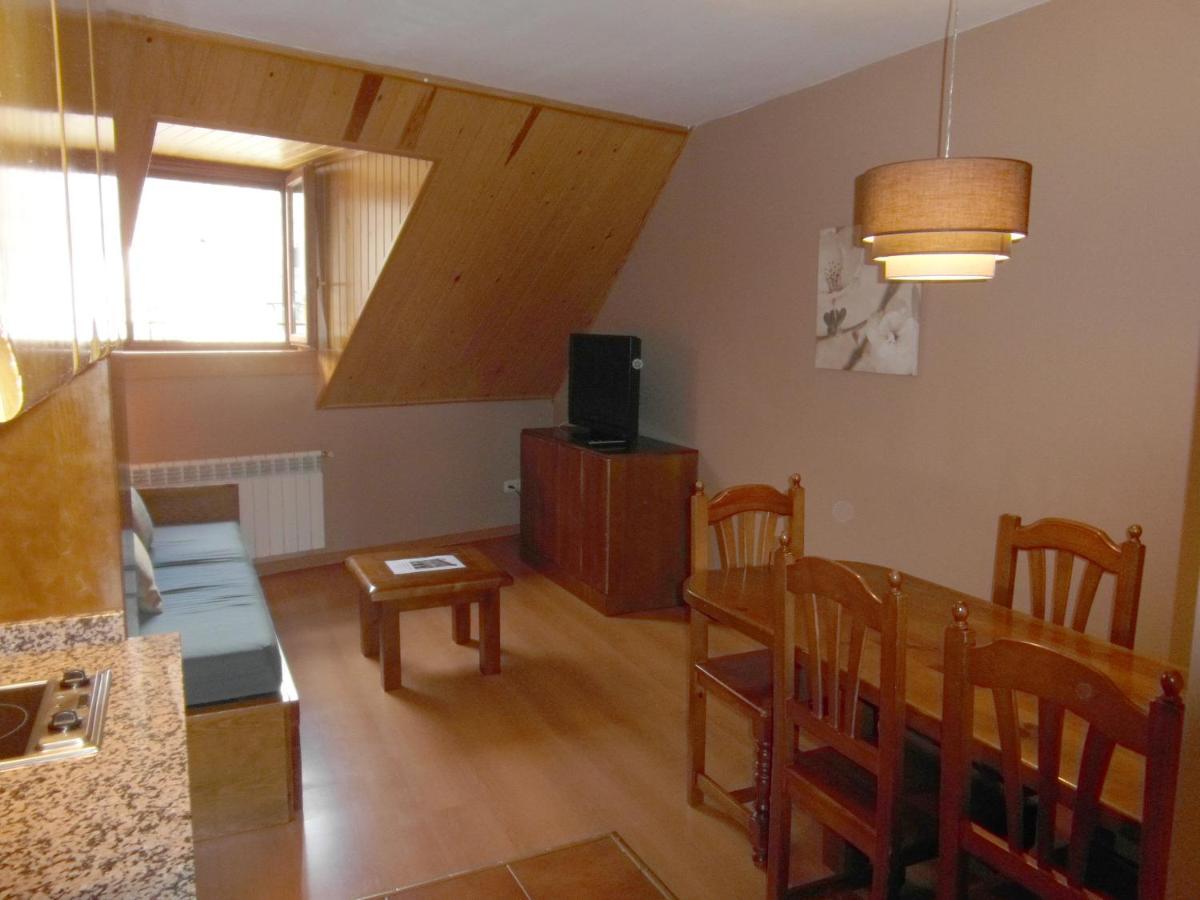 Apartamentos Los Lagos Benasque Exterior photo