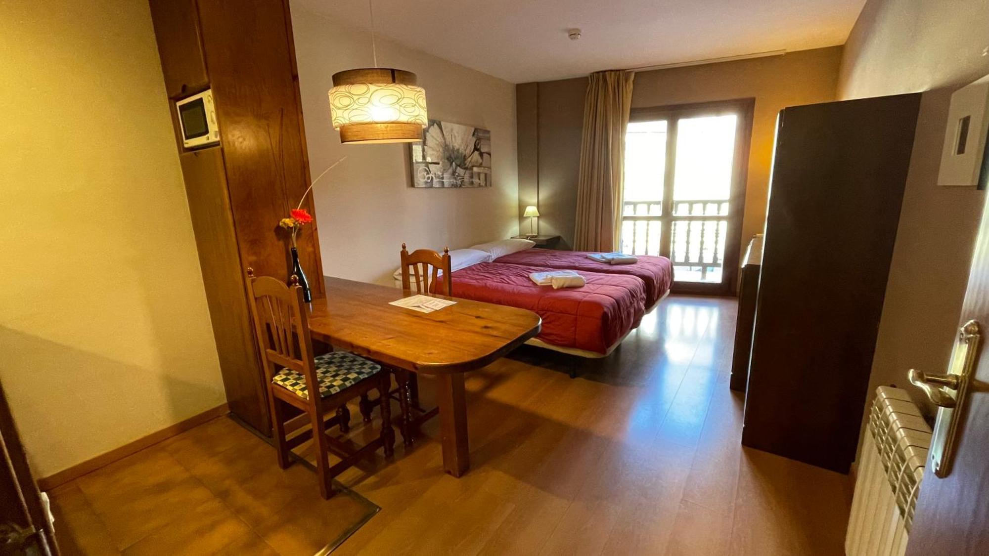 Apartamentos Los Lagos Benasque Exterior photo