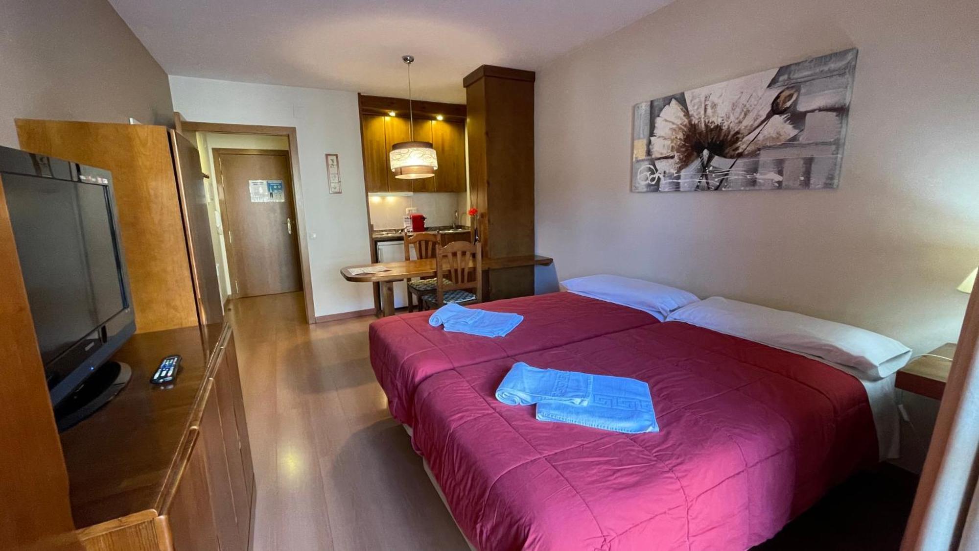 Apartamentos Los Lagos Benasque Exterior photo